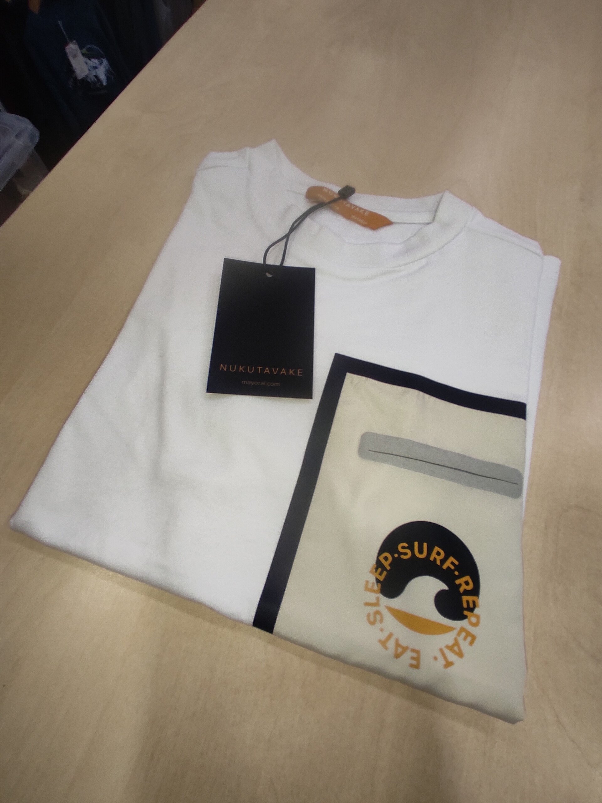 Camiseta blanca  surf 10 años - 2