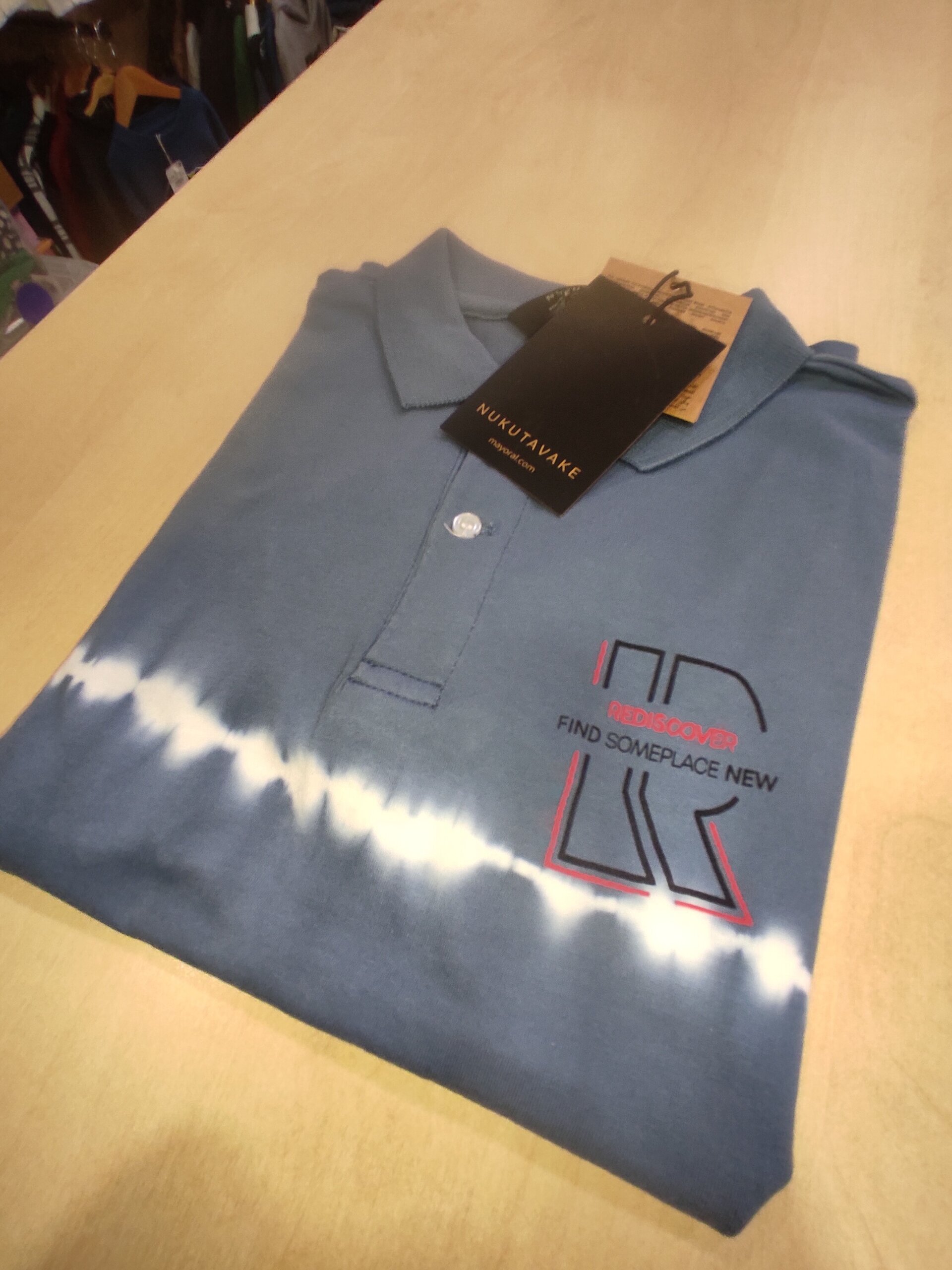 Camiseta gris con rayas 10 años - 2