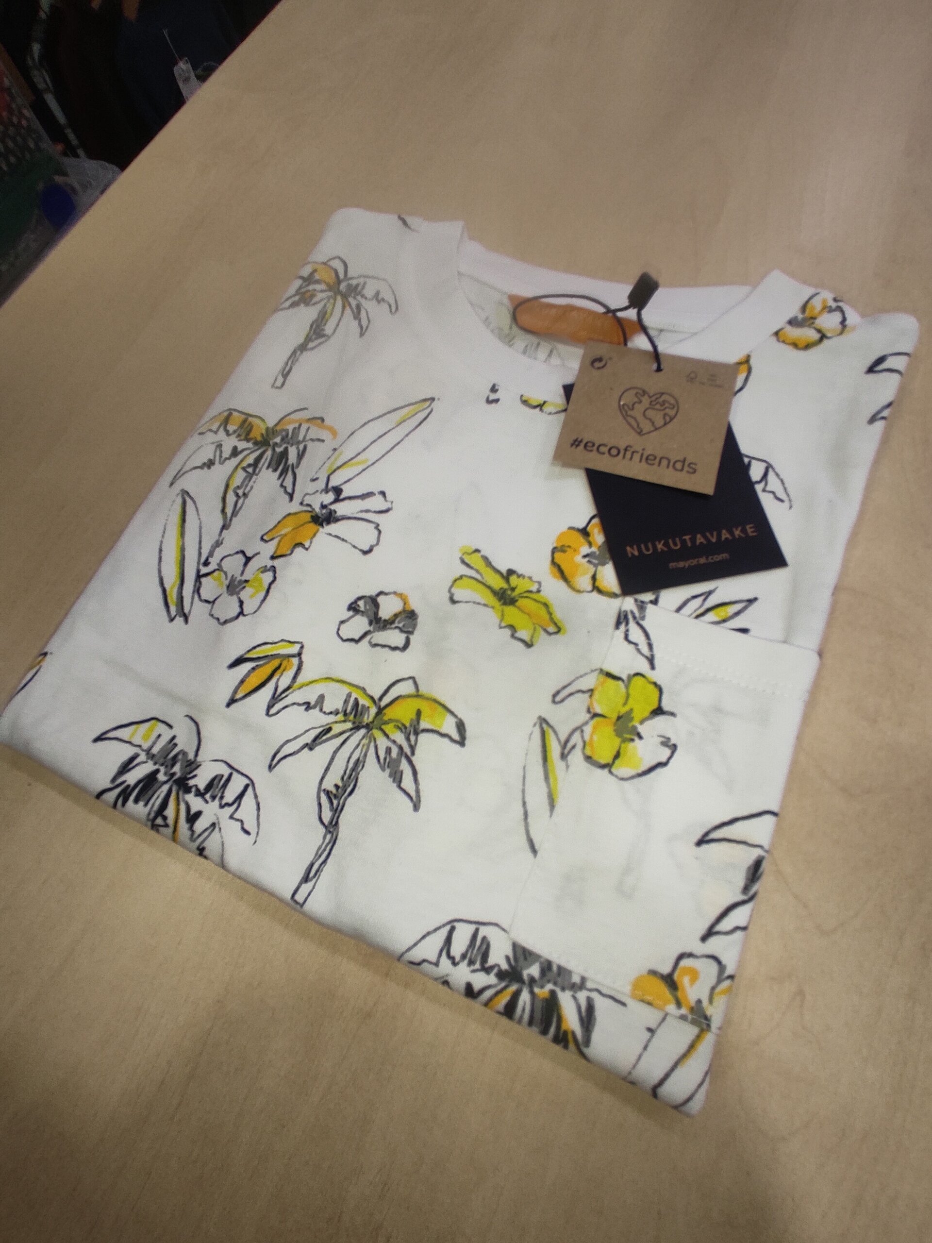 Camiseta blanca flor 10 años - 3