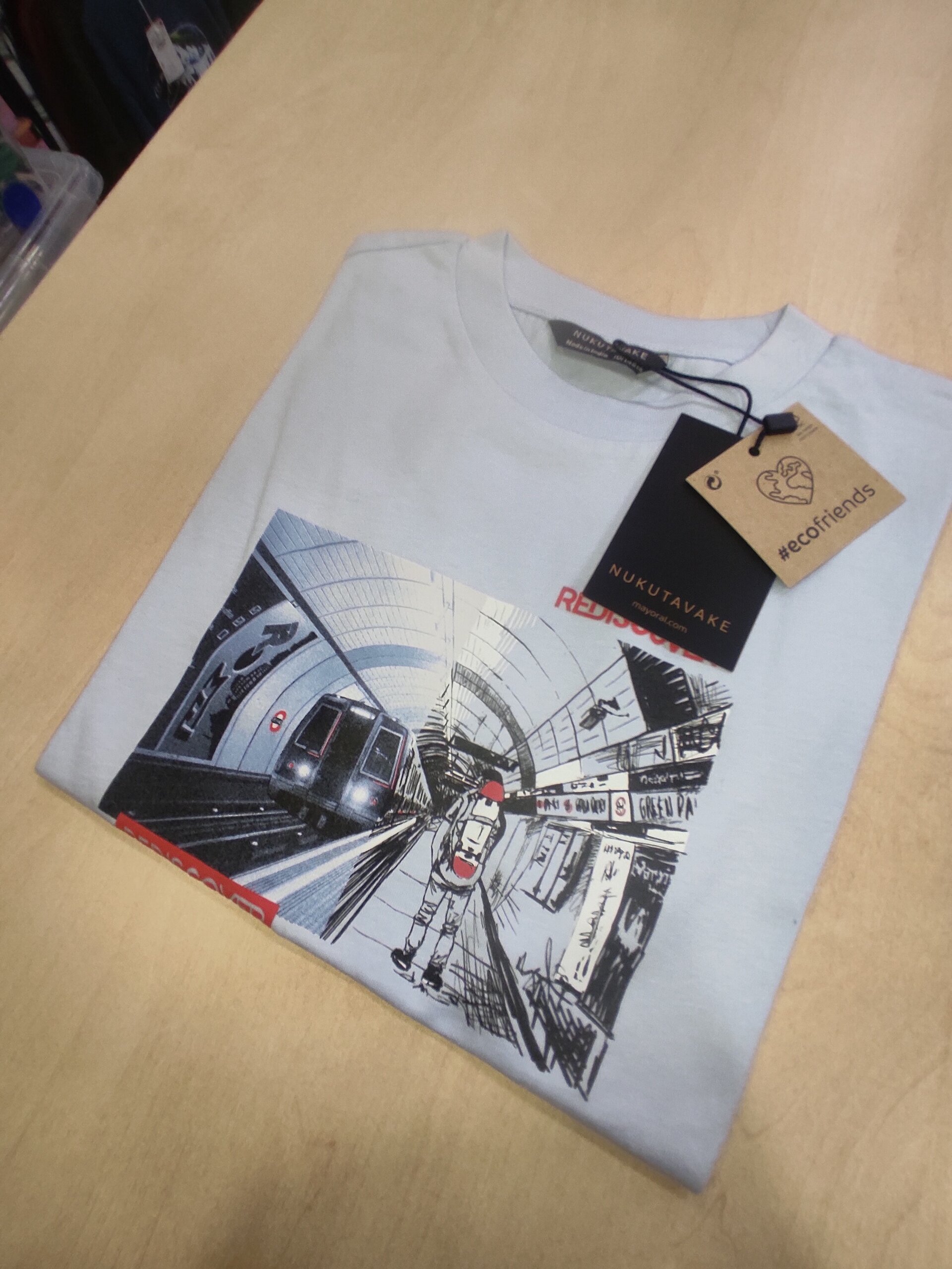 Camiseta blanca rediscover  10 años - 3