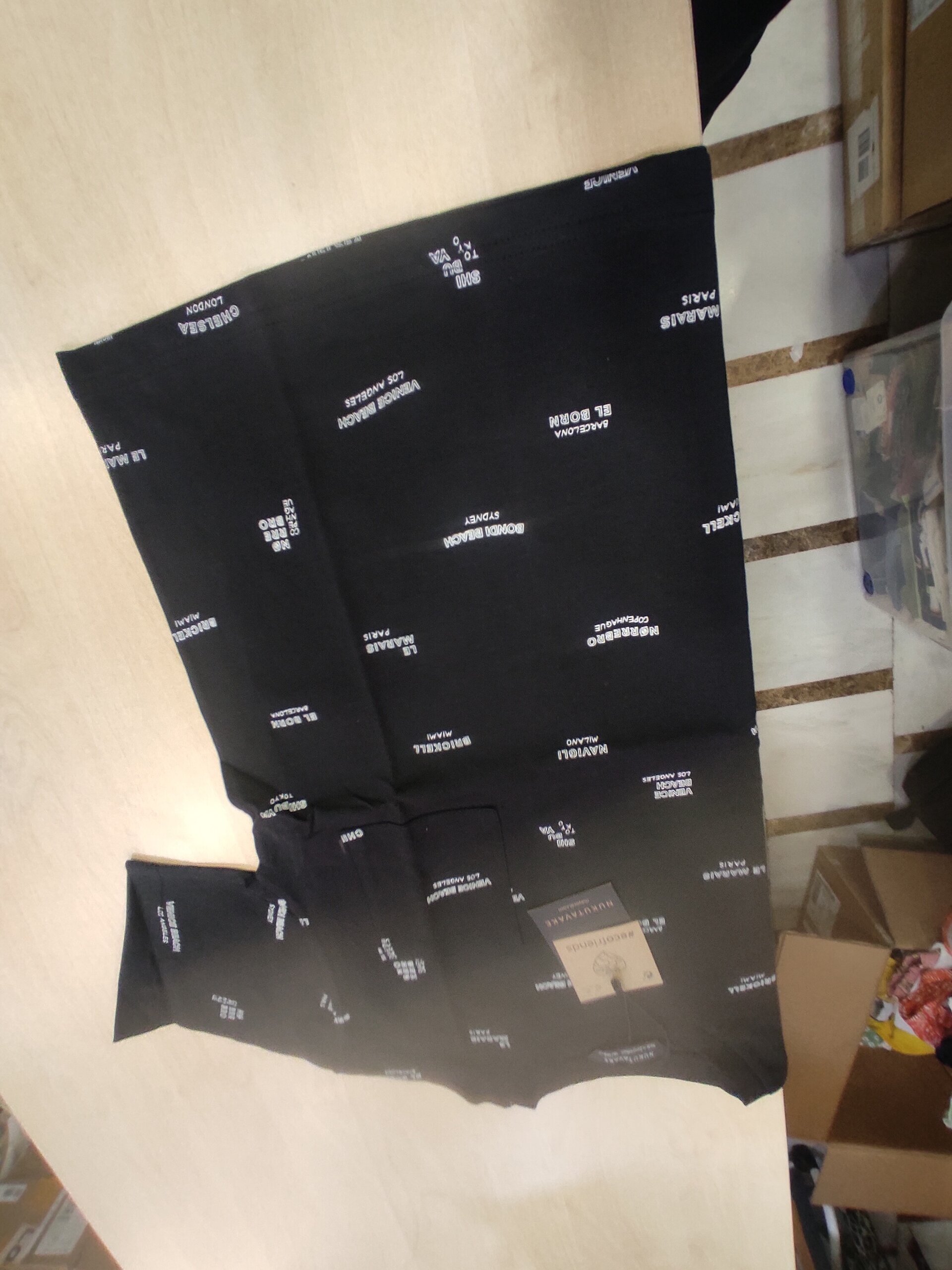 Camiseta negra   10 años - 2